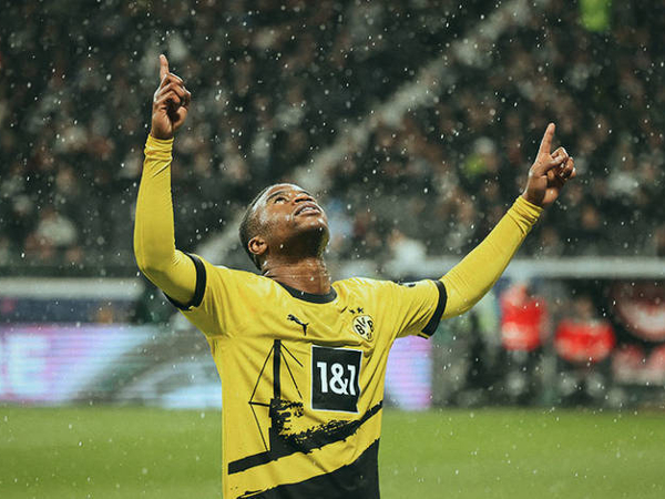 Youssoufa Moukoko mencetak gol pertamanya musim ini untuk Borussia Dortmund