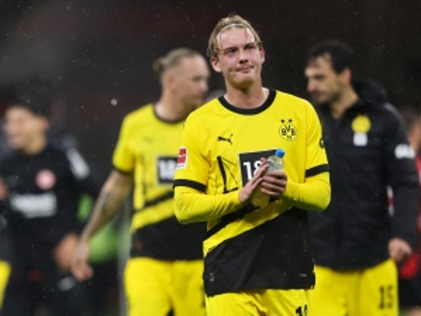 Julian Brandt menyelamatkan Borussia Dortmund dari kekalahan atas Eintracht Frankfurt