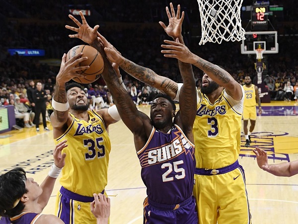 Christian Wood senang bisa melengkapi permainan Anthony Davis.