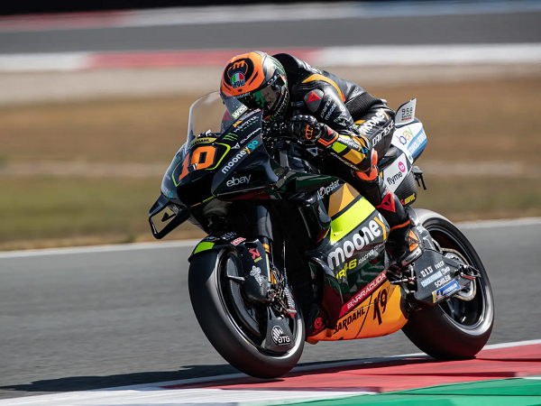 Luca Marini tepis rumor akan gabung Repsol Honda.