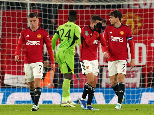 Superkomputer Prediksi Posisi Akhir Manchester United di Premier League