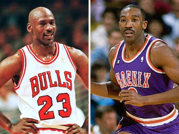 Michael Jordan (kiri) dan Walter Davis