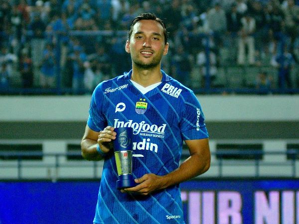 Ezra Walian tampil apik sebagai supersub bersama Persib
