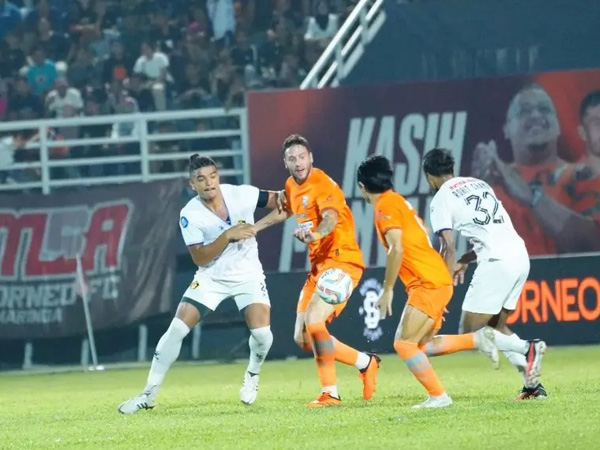 Laga Borneo FC kontra Persik Kediri