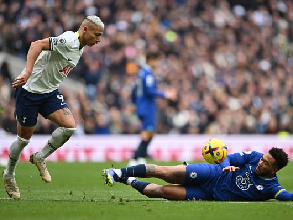 Chelsea akan bertandang ke markas Tottenham Hotspur