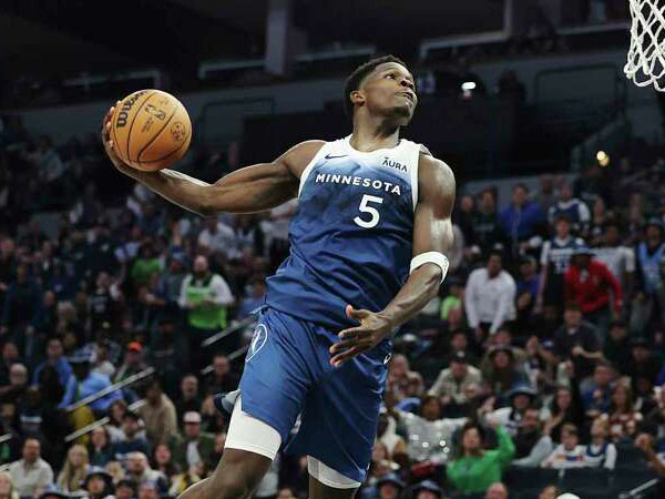 Anthony Edwards memimpin Minnesota dengan 31 poin, 19 di paruh pertama, saat Minnesota Timberwolves mengalahkan Utah Jazz 123-95. (Foto: AP)