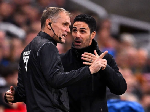 Mikel Arteta mengecam kepemimpinan wasit Newcastle vs Arsenal