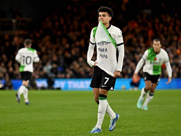 Minggu Penuh Emosi, Keluarga Luis Diaz Rayakan Gol Penyelamat Liverpool