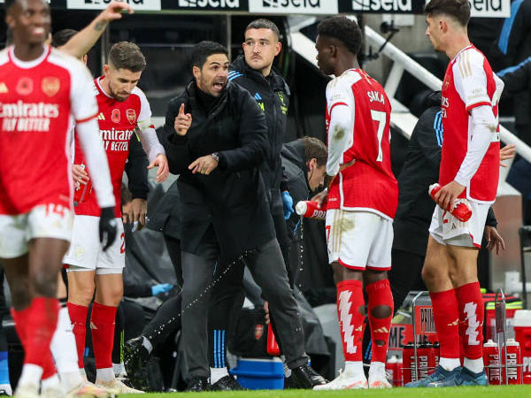 Arsenal Dukung Mikel Arteta: Apa yang Tersirat dalam Pernyataan Klub?