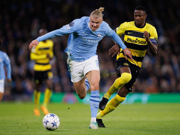 Reaksi Berkelas Erling Haaland Ketika Jerseynya Diminta Pemain Young Boys