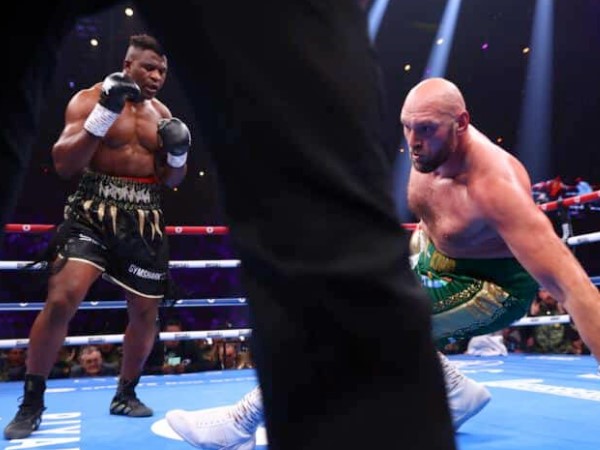 Tyson Fury Dipastikan Belum Ingin Pensiun Usai Laga Kontroversial