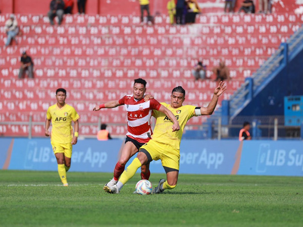 Gelandang Madura United, Lulinha di laga kontra Persik Kediri