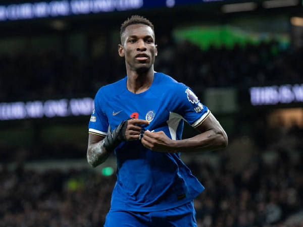 Nicolas Jackson mengemas trigol melawan Tottenham