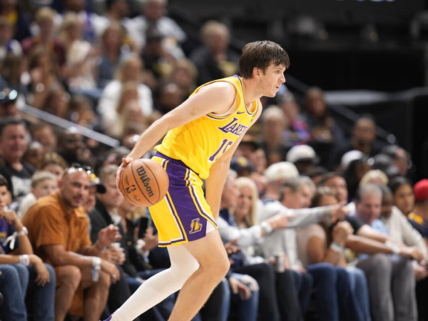 Austin Reaves tidak keberatan digeser ke bangku cadangan oleh Darvin Ham.