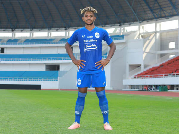 Bek anyar PSIS Semarang, Barnabas Sobor