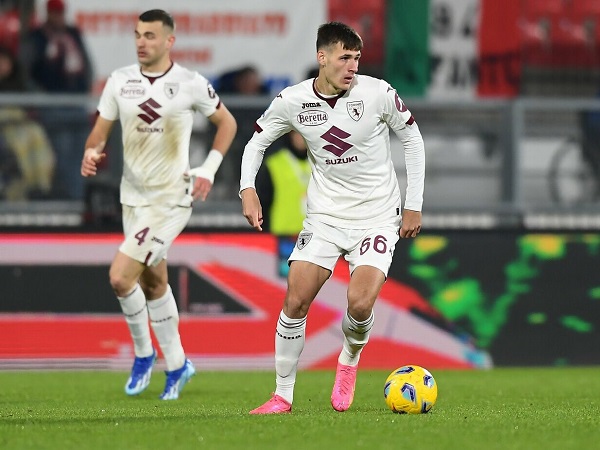 Blunder Gvidas Gineitis, Ivan Juric: Itu Akan Membuatnya Lebih Dewasa