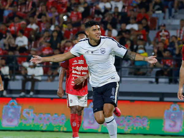 Penyerang Rans Nusantara FC, Kenshiro Daniel