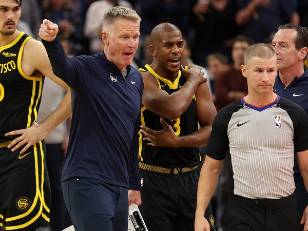 Steve Kerr tak protes ketika Draymond Green diskorsing oleh NBA.