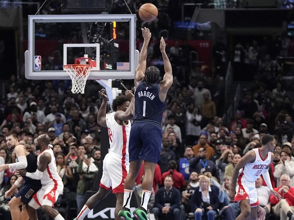 James Harden puas bisa raih kemenangan perdana bersama Clippers.