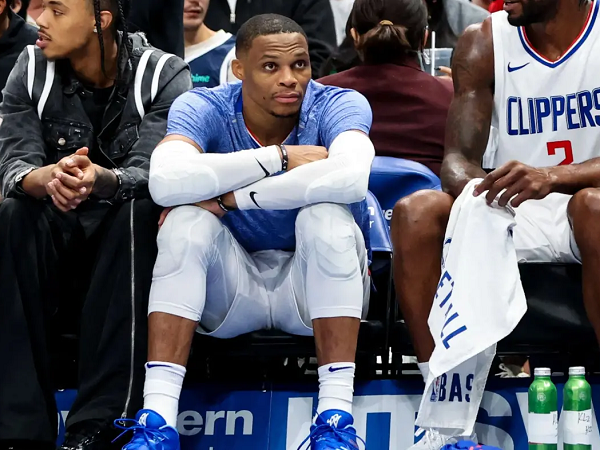 Tyronn Lue puji kemauan besar Russell Westbrook untuk turun dari lapis kedua.