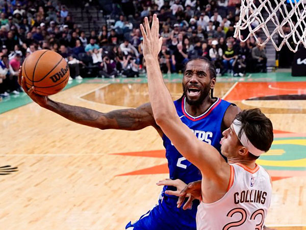 Kawhi Leonard mencetak 21 poin saat Los Angeles Clippers menggulung San Antonio Spurs 124-99. (Foto: AFP)