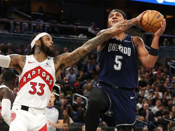 Paolo Banchero (kanan) mencetak 25 poin) saat Orlando Magic menang 126-107 atas Toronto Raptors. (Foto: AP)