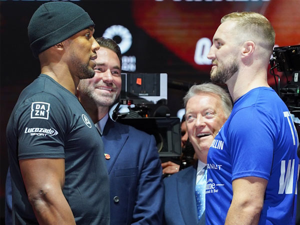 Anthony Joshua (kiri) dan Otto Wallin akan bertarung untuk memperebutkan hak memperebutkan sabuk juara IBF. (Foto: Boxingnews24)