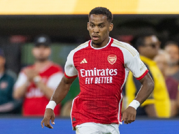 Bek Arsenal dan Belanda, Jurrien Timber