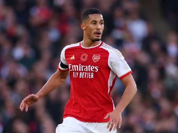 Bek Arsenal, William Saliba