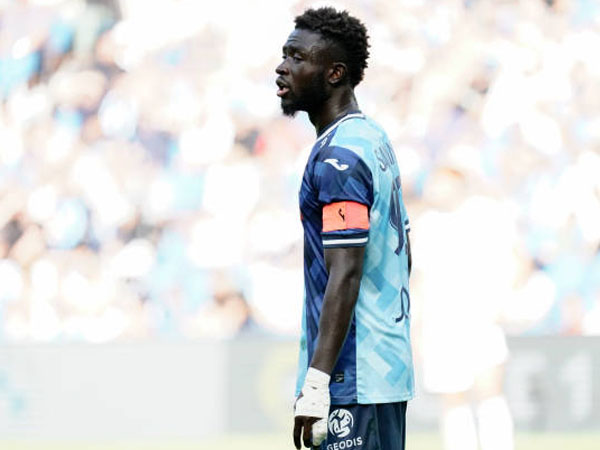 Newcastle United Ramaikan Perburuan Bek Le Havre, Arouna Sangante