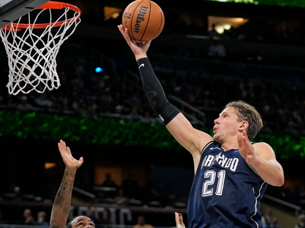 Moritz Wagner mencetak 27 poin saat tuan rumah Orlando Magic mengalahkan Boston Celtics 113-96. (Foto: AP)