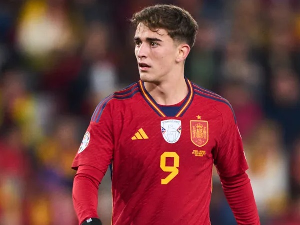 Xavi Menolak Salahkan De la Fuente Atas Cederanya Gavi