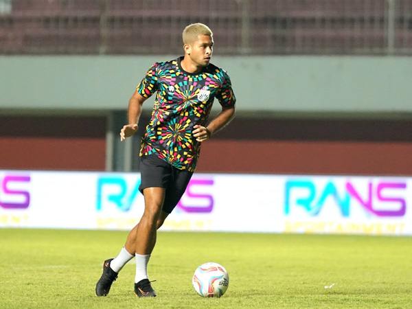 Gelandang Bhayangkara FC asal Singapura, Zulfahmi Arifin