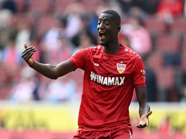 Striker milik VFB Stuttgart yakni Serhou Guirassy, dilaporkan masuk dalam daftar incaran Newcastle United pada bursa transfer Januari 2024 / via AFP