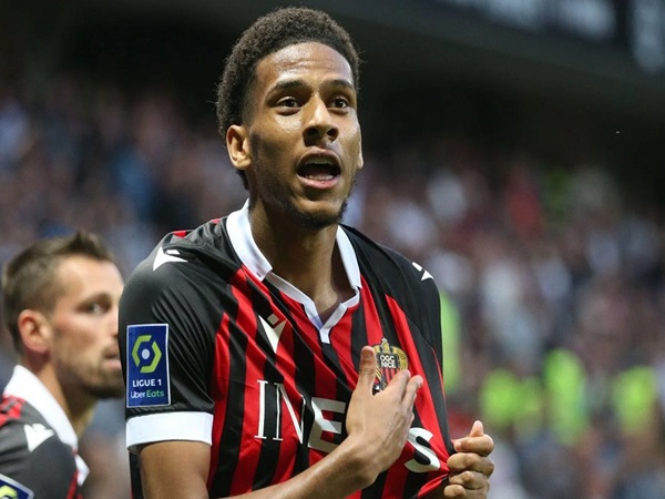 Defender incaran Tottenham