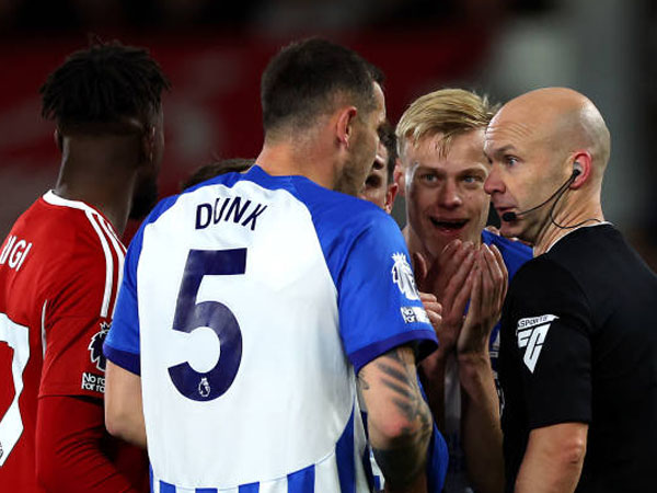 Kapten Brighton, Lewis Dunk Dipastikan Absen di Dua Laga Usai Kartu Merah