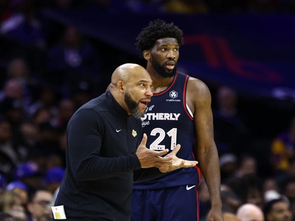 Darvin Ham Berikan Komentar Saat Lakers Dibantai Sixers