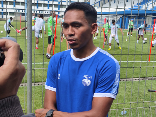 Frets Butuan ketika diwawancara usai berpamitan dengan tim Persib