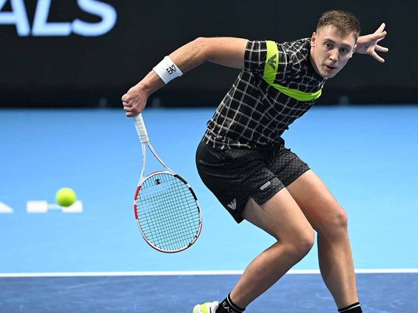 Hamad Medjedovic Bendung Laju Alex Michelsen di Jeddah