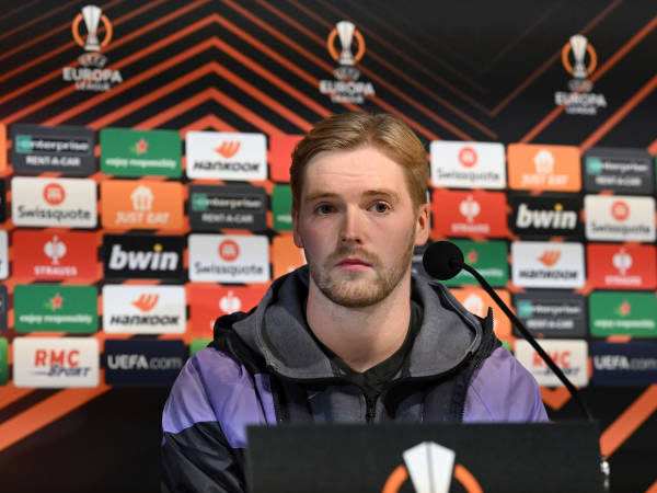 Jurgen Klopp Tantang Caoimhin Kelleher Tunjukkan Potensi Penuhnya