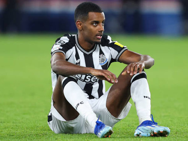 Newcastle Ditahan Imbang 1-1 Oleh PSG, Alexander Isak Ungkap Rasa Kecewanya