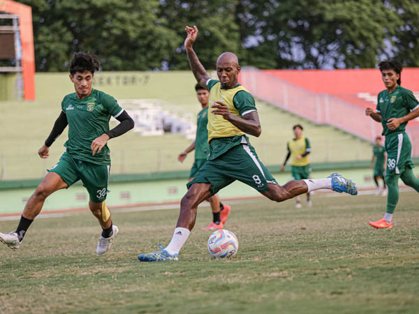 Penyerang asing Persebaya Surabaya, Paulo Henrique diboyong ke Yogyakarta