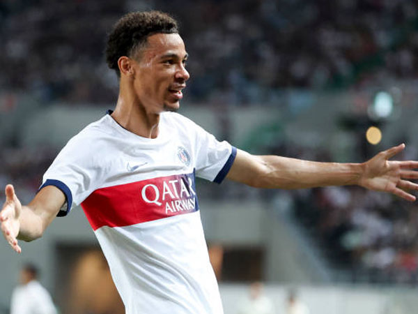 PSG Ingin Jual Hugo Ekitike di Januari, Klub Premier League Siaga Satu