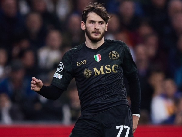 Chelsea dihubungkan dengan bintang Napoli, Khvicha Kvaratskhelia