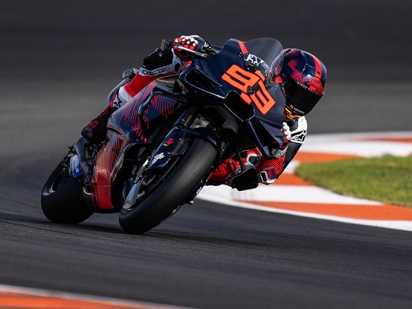 Marc Marquez sebut Desmosedici lebih ringan daripada RC213V.