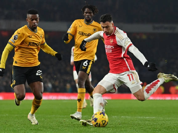 Gabriel Martinelli membantu Arsenal mengalahkan Nottingham Forest