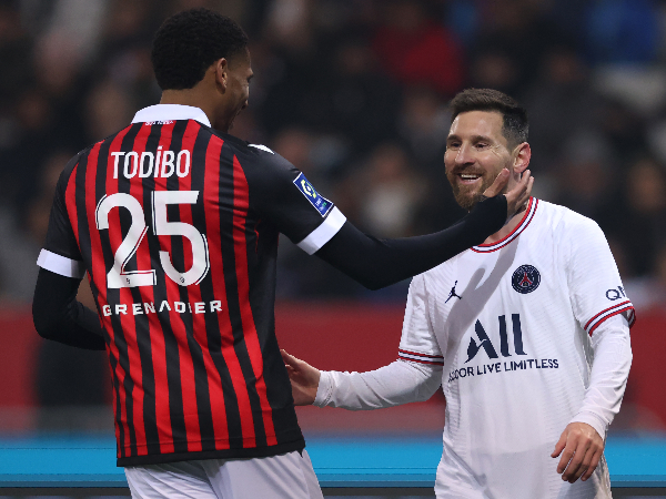 Jean-Clair Todibo dan Lionel Messi