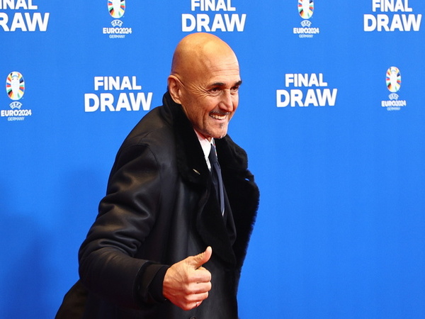 Luciano Spalletti angkat bicara mengenai tergabungnya Timnas Italia di grup maut EURO 2024 / via EPA