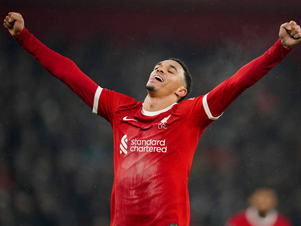 Jurgen Klopp Tak Ingin Trent Alexander-Arnold Fokus Pada Satu Posisi