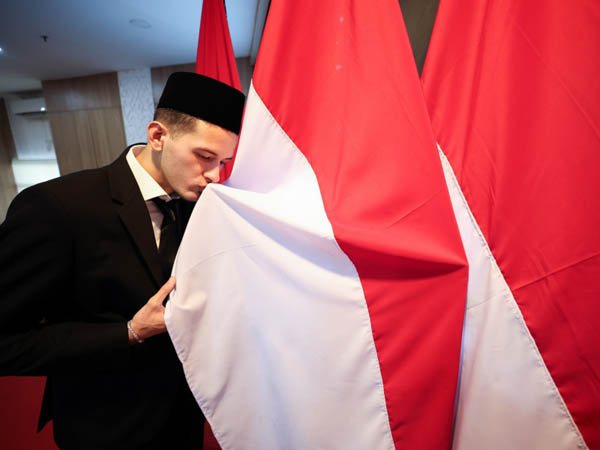 Kapten Wolves U-21, Justin Hubner resmi jadi WNI